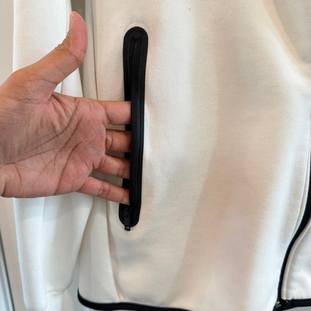 Uniqlo Men’s White Activewear Full Zipper Hooded Jacket sz M - Picture 4 of 12